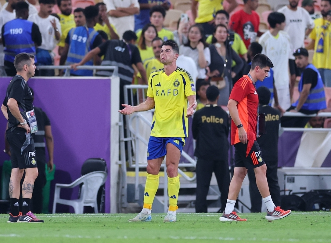 福利彩票-英超历史第一射手:C罗拿40万英镑日薪却旷工!掉价啊!